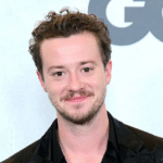 how old is joseph quinn