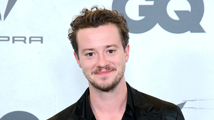 how old is joseph quinn